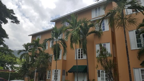 The Ravina Corporate Suites,