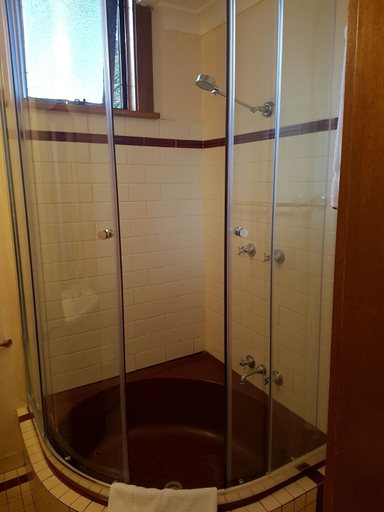 Bathroom 5, Hotel Avonleigh, Blue Mountains