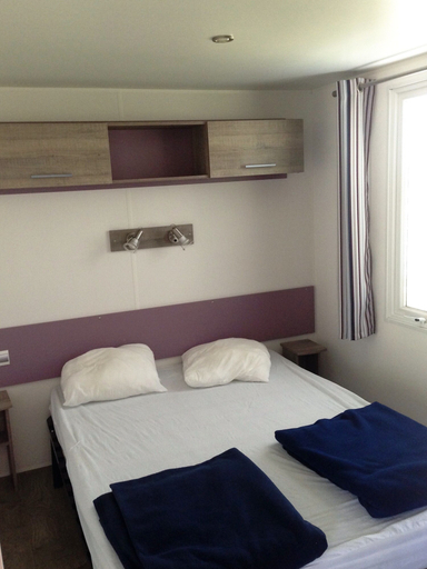 Bedroom 4, Camping de la Bonde, Vaucluse