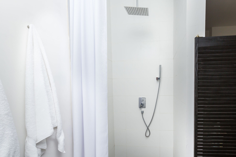Bathroom 4, Zenmotel inn, Miami-Dade