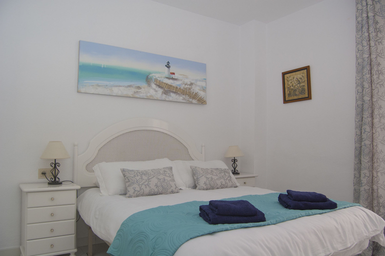 Bedroom 3, Spacious 2 Bed Apartment in Calahonda, Málaga