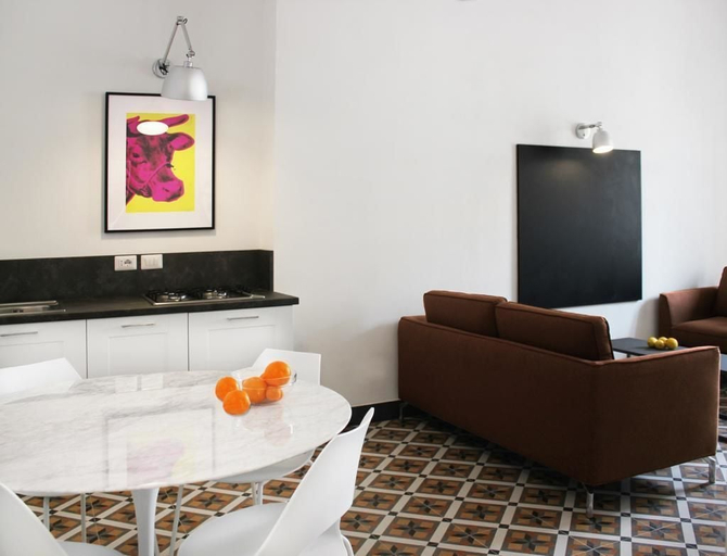 Others 5, Isabella di Castiglia Apartments, Syracuse