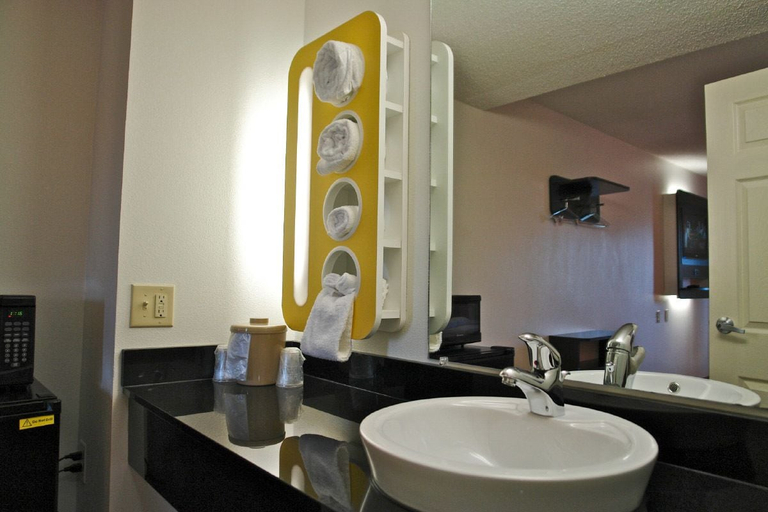 Bathroom 4, Motel 6 Martinsburg, Wv, Berkeley