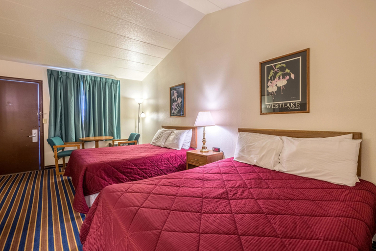 Bedroom 4, Rodeway Inn, Keith