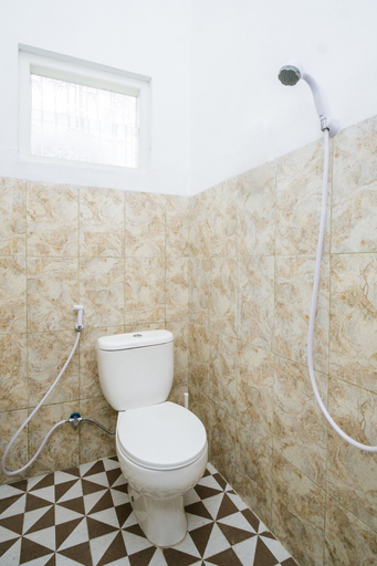 Bathroom 4, Kalimosodo Staycation, Malang
