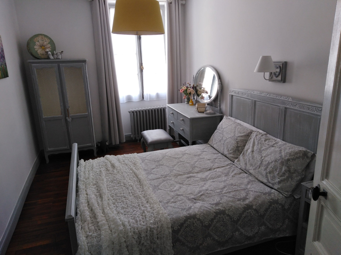 Bedroom 3, La Belle Vienne, Charente