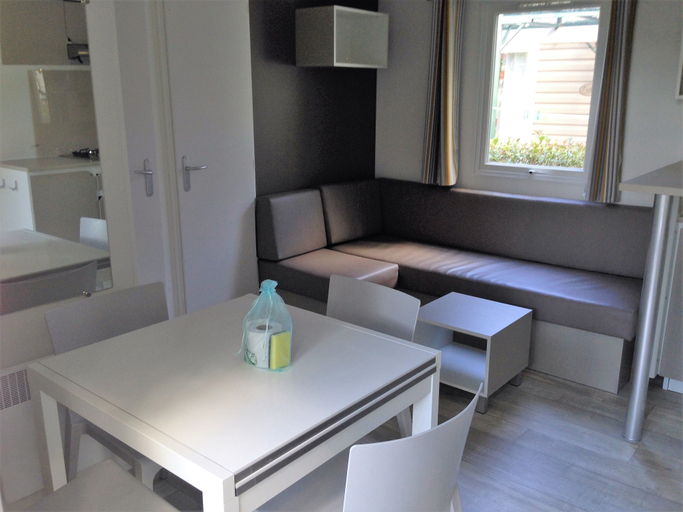 Others 4, Camping de la Bonde, Vaucluse