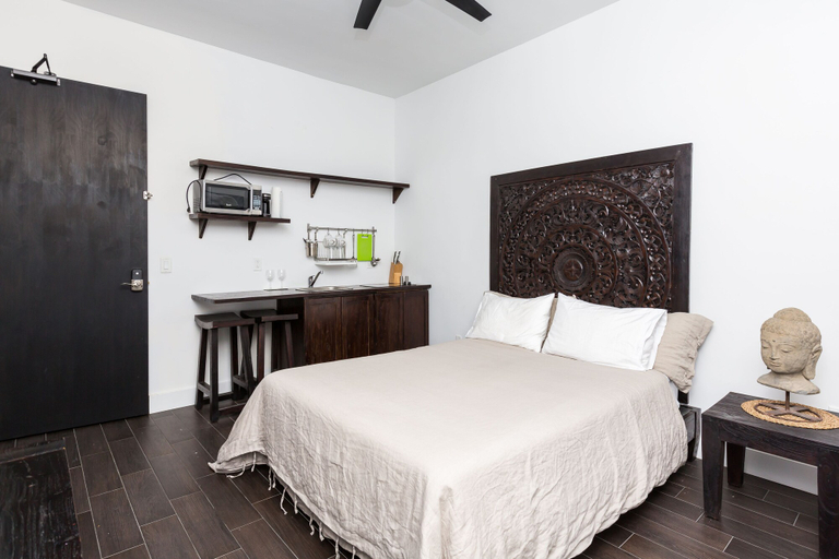 Bedroom 3, Zenmotel inn, Miami-Dade