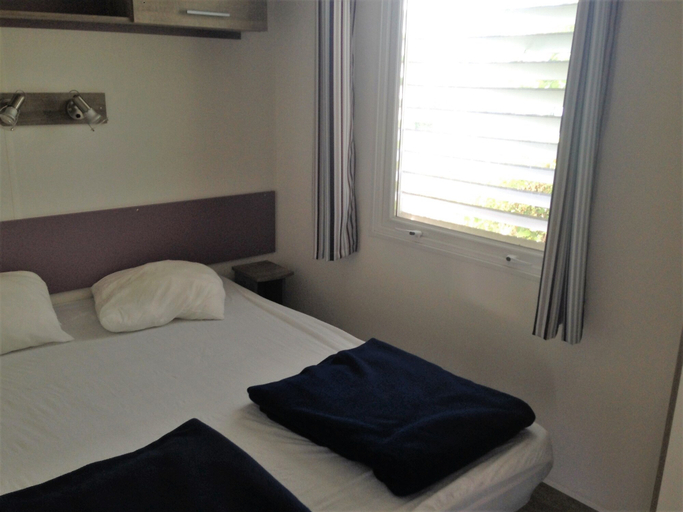 Bedroom 2, Camping de la Bonde, Vaucluse