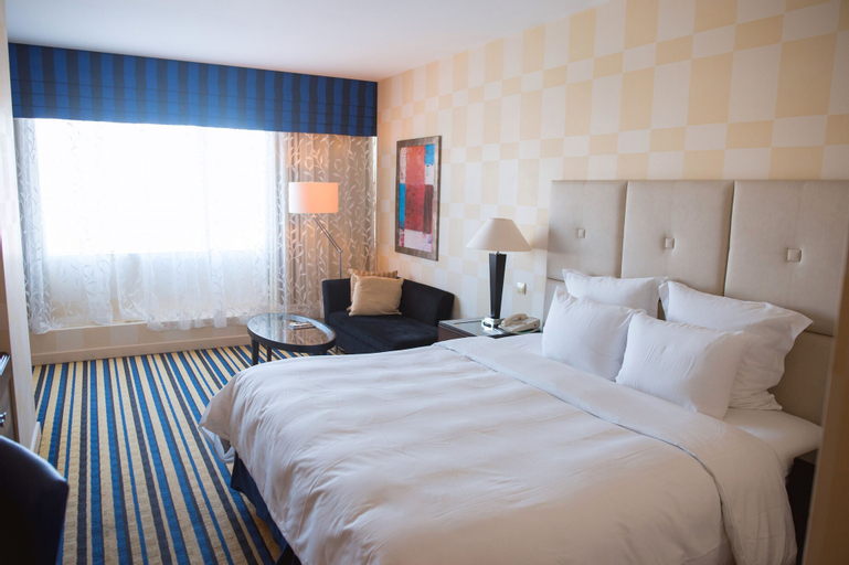 Renaissance Atyrau Hotel, Makhambetskiy