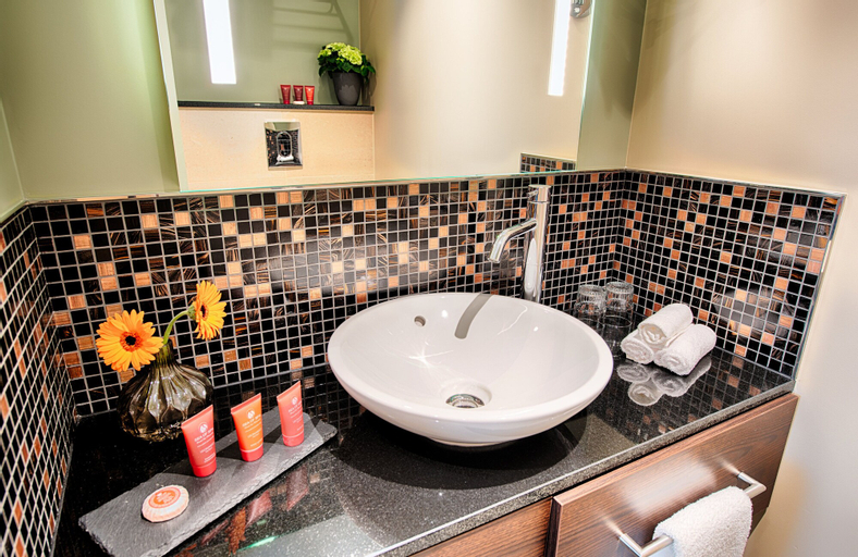 Bathroom 19