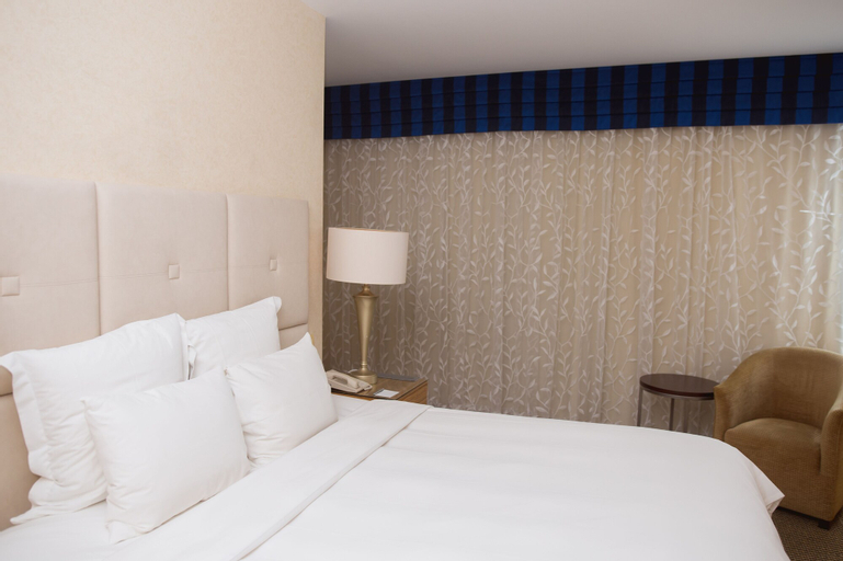 Renaissance Atyrau Hotel, Makhambetskiy