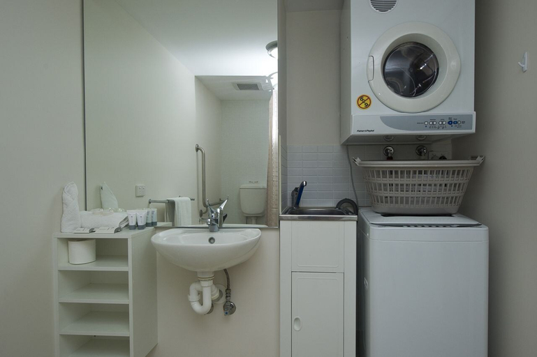 Bathroom 3, 1 Bright Point Apartment 3102, Magnetic Island