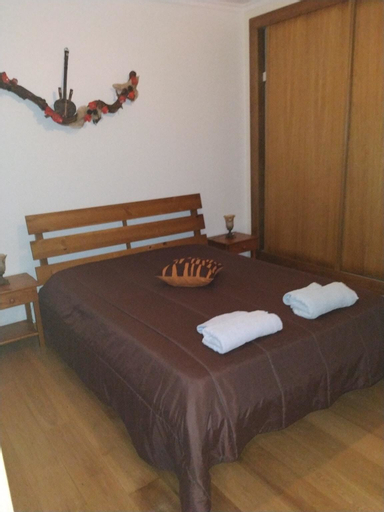 house with 2 bedrooms in pte. da barca, with wonderful lake view and enclosed..., Ponte da Barca