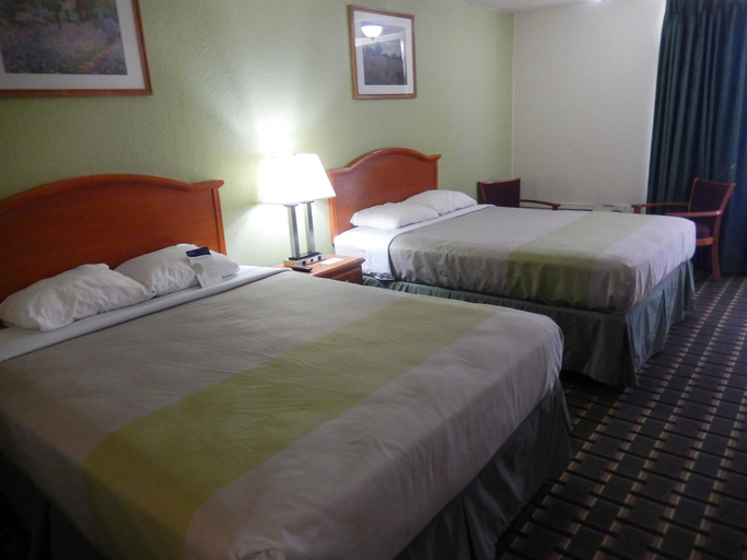 Bedroom 3, Motel 6 Miami, OK, Ottawa