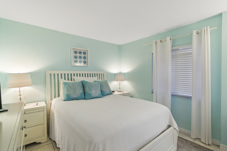 Bedroom 3, Tropical Suites at Sunglow Resort, Volusia