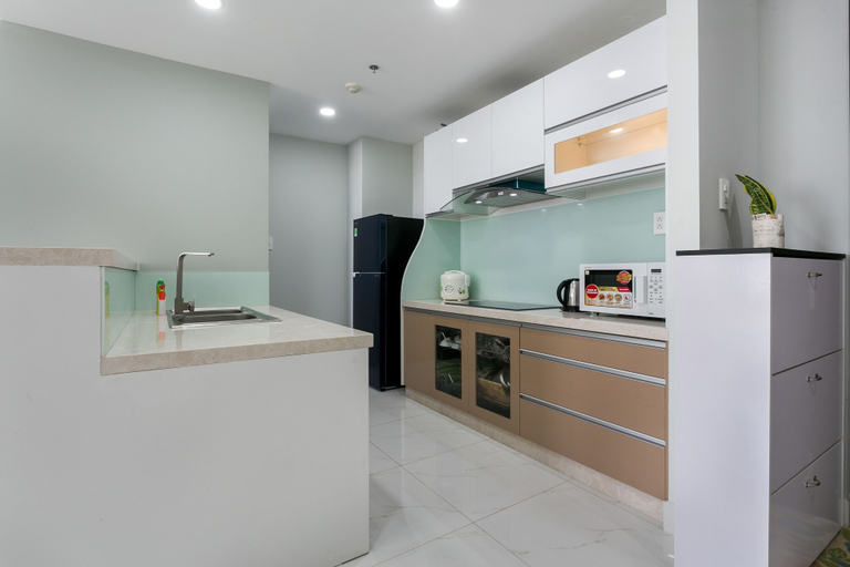 Others 5, MT Rivergate, District 4