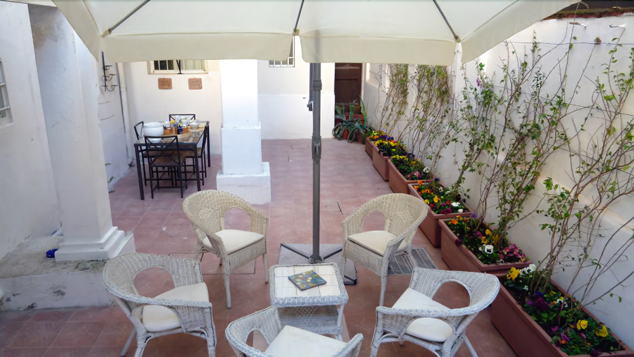 Exterior & Views 5, Budget Apartment Close to The Duomo, Florence