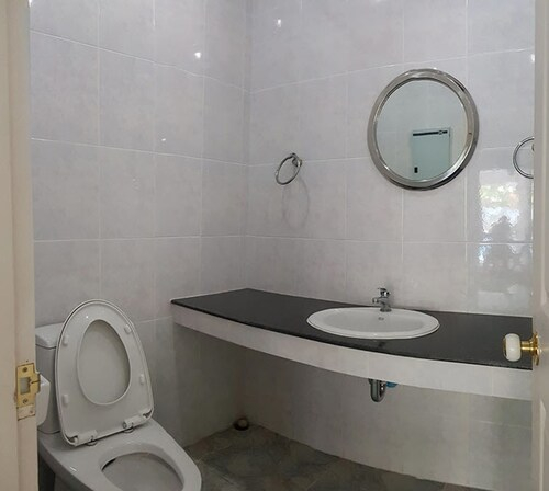 Baan Troy, Bang Lamung