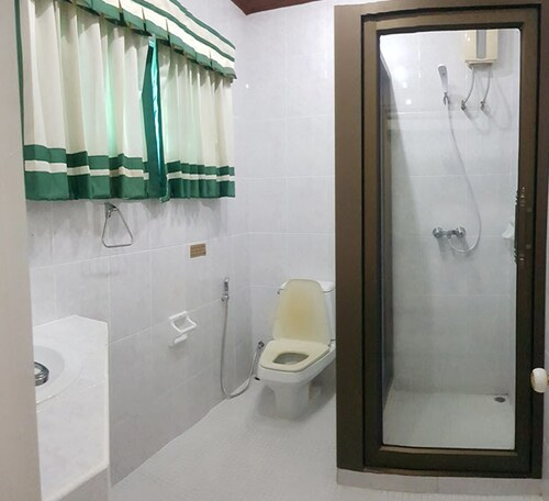 Baan Troy, Bang Lamung