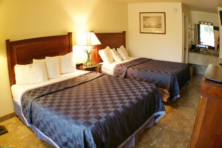 At Home Inn, Saint Lucie