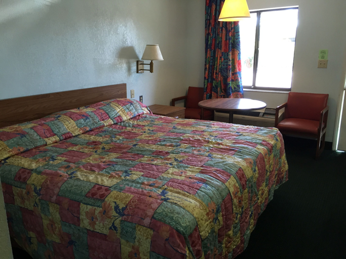 Bedroom 2, Flamingo Inn, Osceola