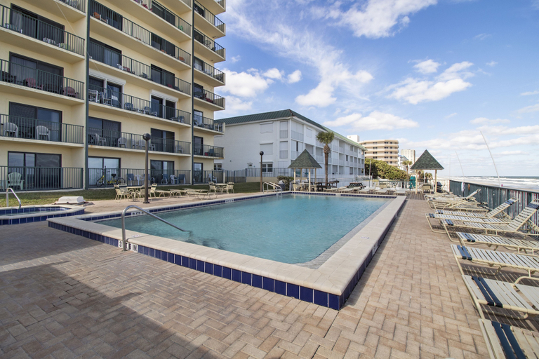 Sport & Beauty 2, Tropical Suites at Sunglow Resort, Volusia