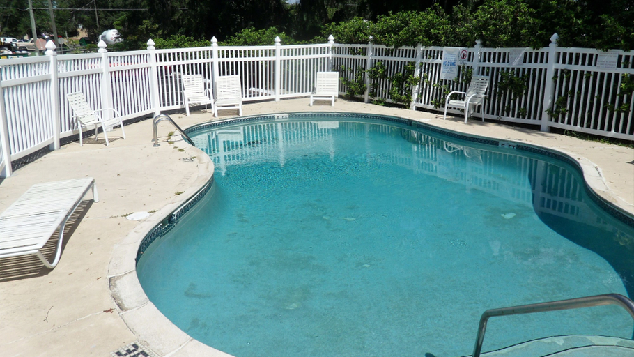 Sport & Beauty, Flamingo Inn, Osceola
