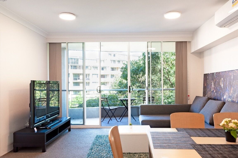 Others 4, 3 Bedroom Darling Harbour Apartment, Sydney