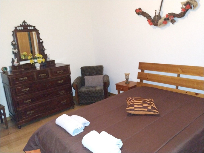 house with 2 bedrooms in pte. da barca, with wonderful lake view and enclosed..., Ponte da Barca