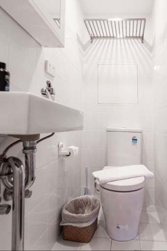 Bathroom 3, 3 Bedroom Darling Harbour Apartment, Sydney