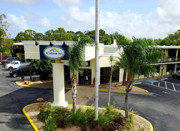 At Home Inn, Saint Lucie