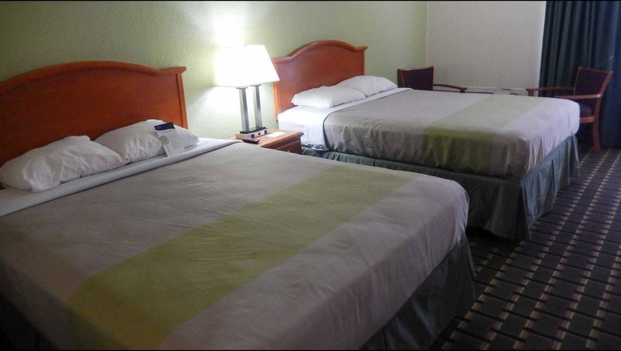Bedroom 5, Motel 6 Miami, OK, Ottawa