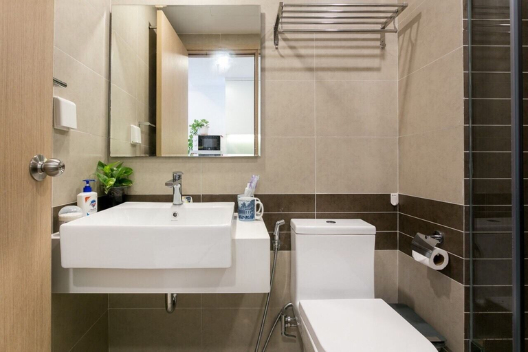 Bathroom, MT Rivergate, District 4