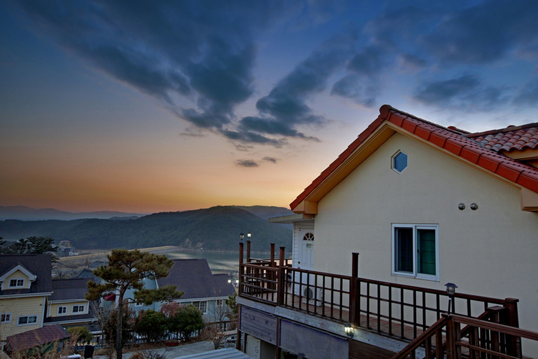 Exterior & Views 2, Gyeongju B House Pension, Gyeongju