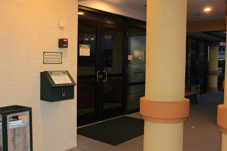 Public Area 4, Tropical Suites at Sunglow Resort, Volusia
