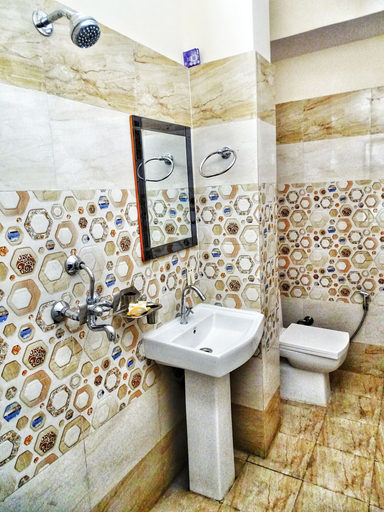 Bathroom 4, Moustache Rishikesh Luxuria, Garhwal