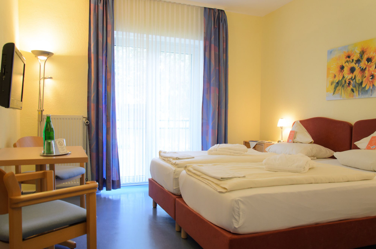 Bedroom 3, Hotel am Park Bad Driburg, Höxter