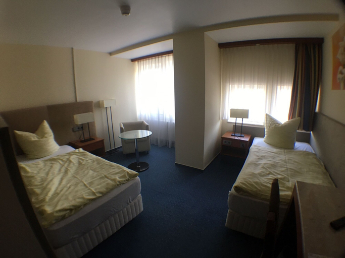 Bedroom 3, Motel Monteur, Salzlandkreis