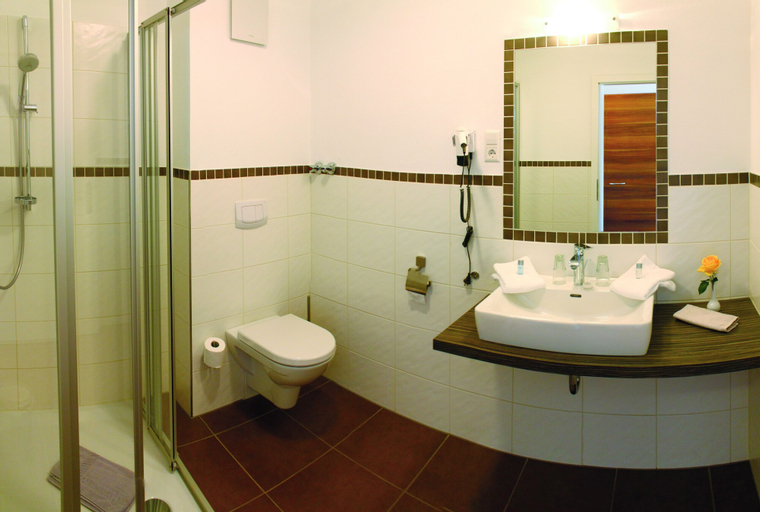 Bedroom 5, Hotel & Restaurant Kronenhof am Weser-Radweg, Kassel