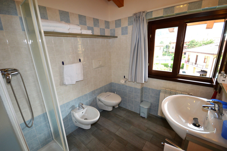 Bathroom 5, Residence Domaso - Resort & SPA, Como