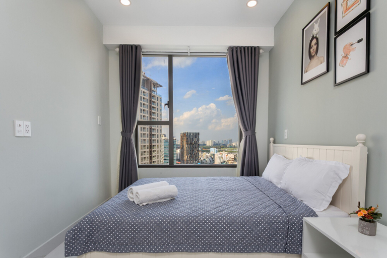 Bedroom 1, MT Rivergate, District 4