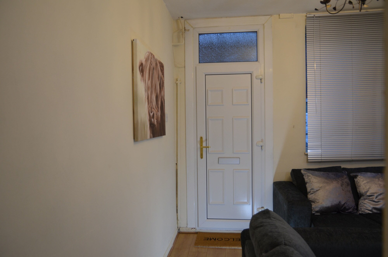 Exterior & Views 5, People Boxes Apartments - 38 Ridgway, Luton
