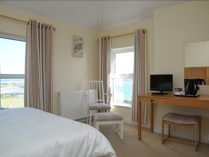 Bedroom 3, The Blue Horizon