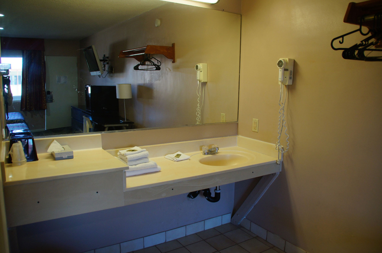 Bathroom 3, City Center Hotel Long Beach, Sonder, Los Angeles