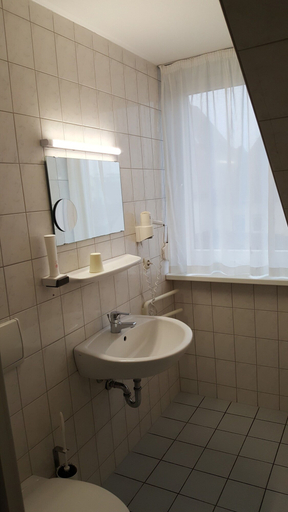 Bathroom 4, Stadthotel Deggendorf, Deggendorf