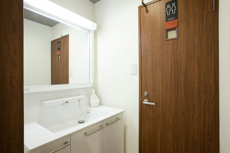 Bathroom 19