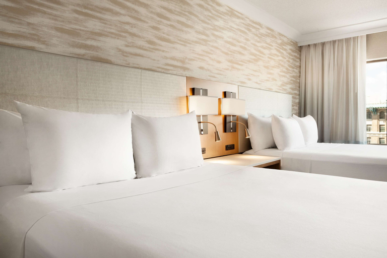 Bedroom 4, Hotel Baltimore Downtown-Inner Harbor, Baltimore