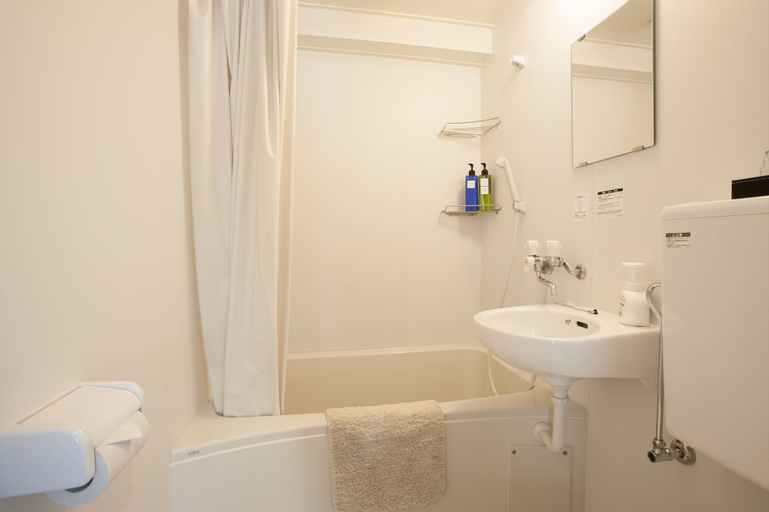 Bathroom 28