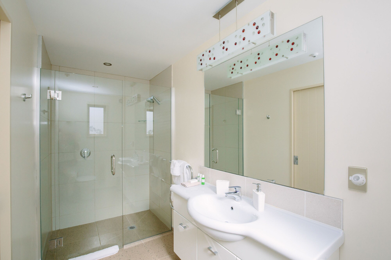 Bathroom 4, Maple Lodge, Queenstown-Lakes